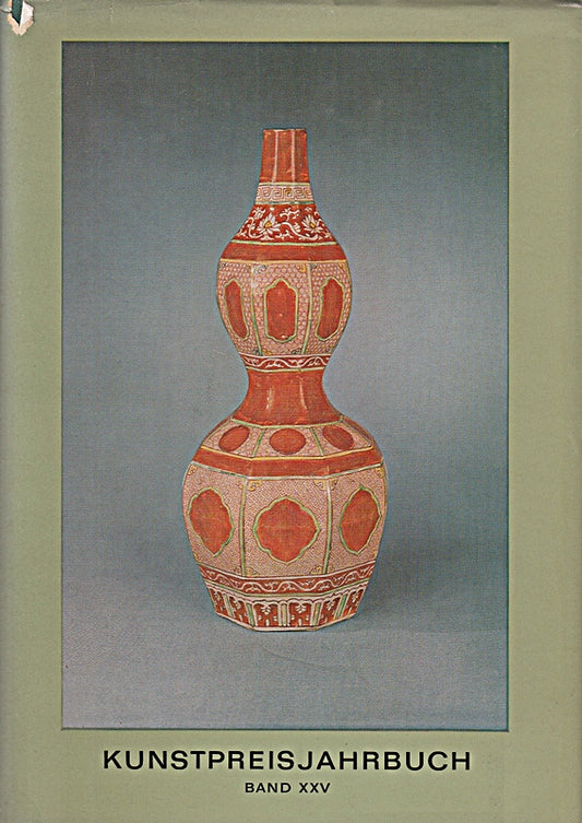 Kunstpreisjahrbuch 1969-1970. Band XXV. Auktionsergebnisse vom 1. VII. 1969 bis 30. VI. 1970. EA. 8°. Zahlr. Abb. im Text u. auf Tafeln. Grüner OLnbd  Titel in Goldprägedruck - sauberes frisches Exemplar. - 560 S. (pages)