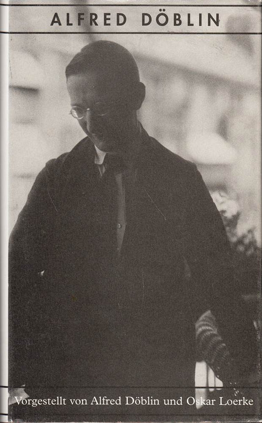Alfred Döblin im Buch  zu Hause  auf der Strasse